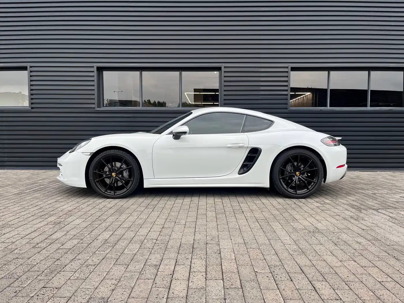 Porsche 718 2022 Cayman 2.0T фото 3