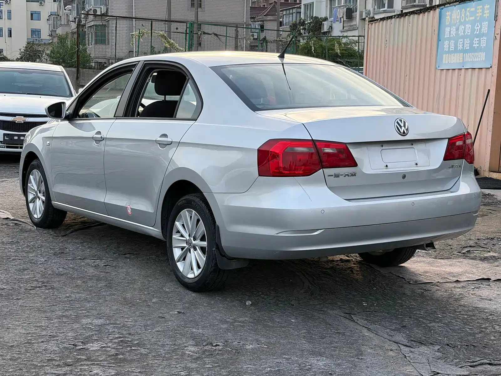 Photo 7 - Volkswagen Jetta