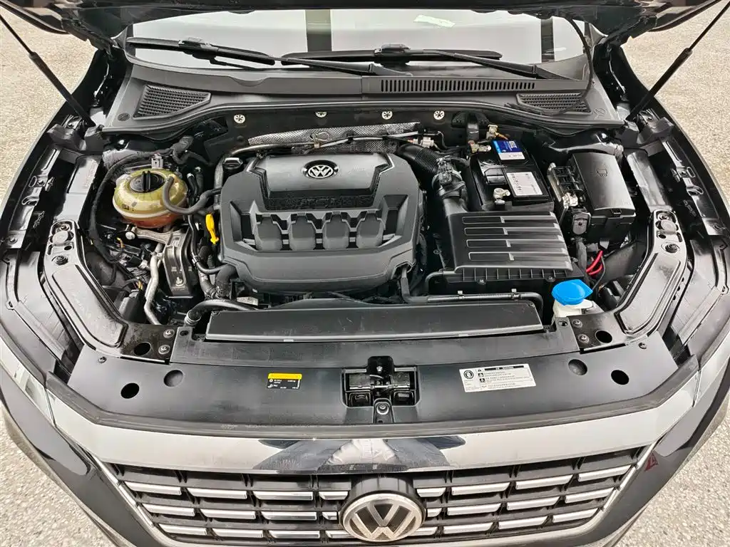 Volkswagen Passat 2020 330TSI Luxury Edition China VI фото 10