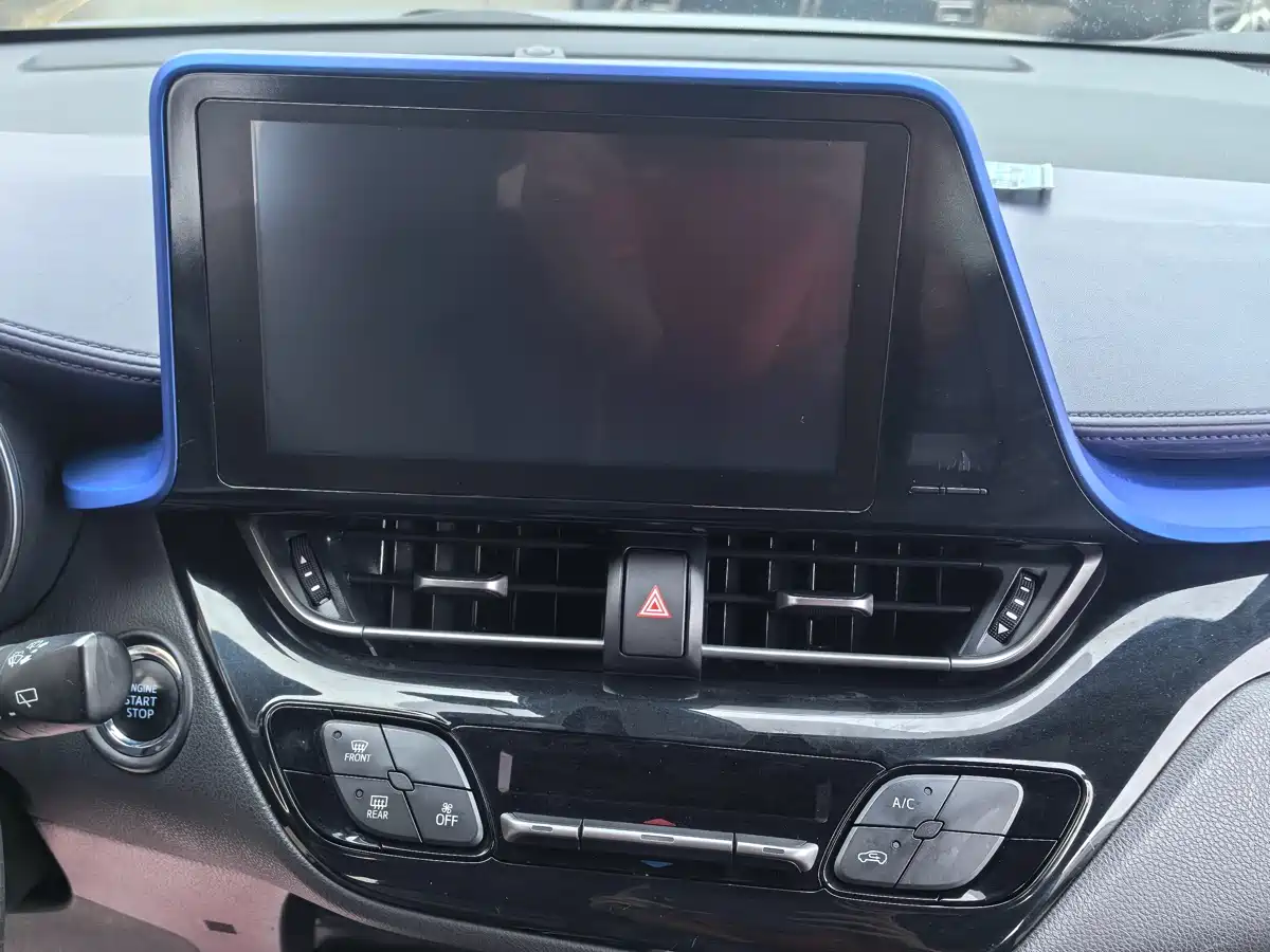 Toyota C-HR 2018 2.0L Leading Edition China V фото 15
