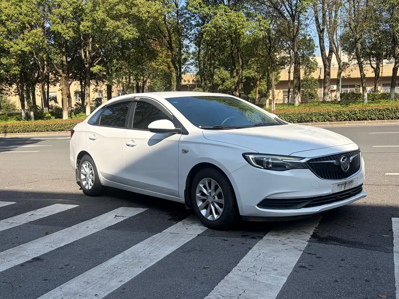 Buick Excelle 2019 15T DCT Progressive Type China VI фото 3