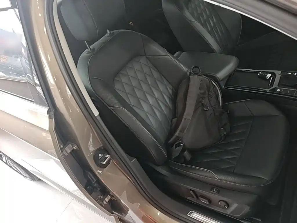Фото 25 - Volkswagen Passat