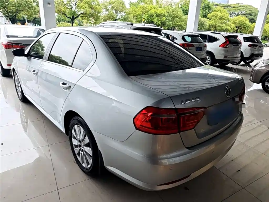 Volkswagen Lavida 2013 Facelift Classic 1.6L Automatic Comfort фото 5