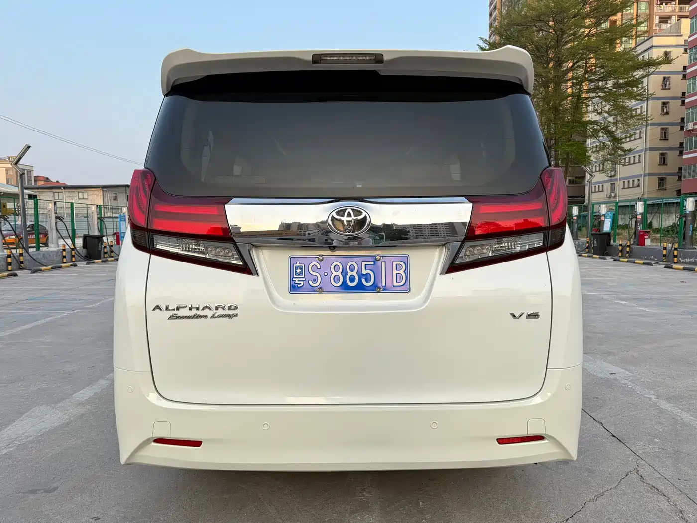 Toyota Alphard 2018 3.5L Luxury фото 11