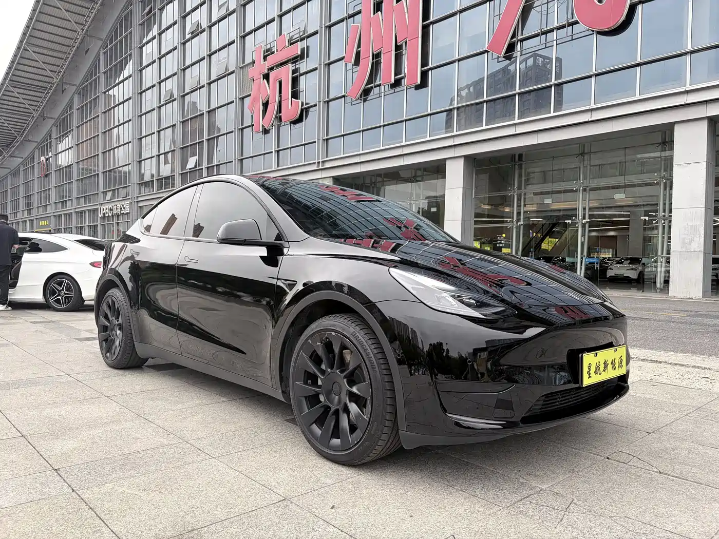Фото 4 - Tesla Model Y