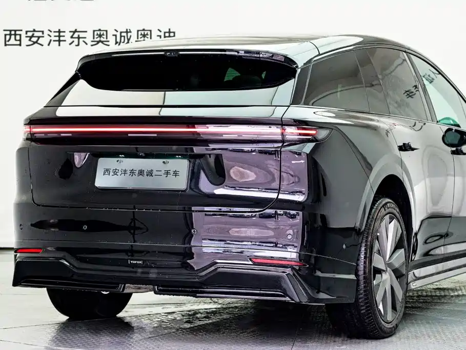 Photo 27 - Li Auto i6
