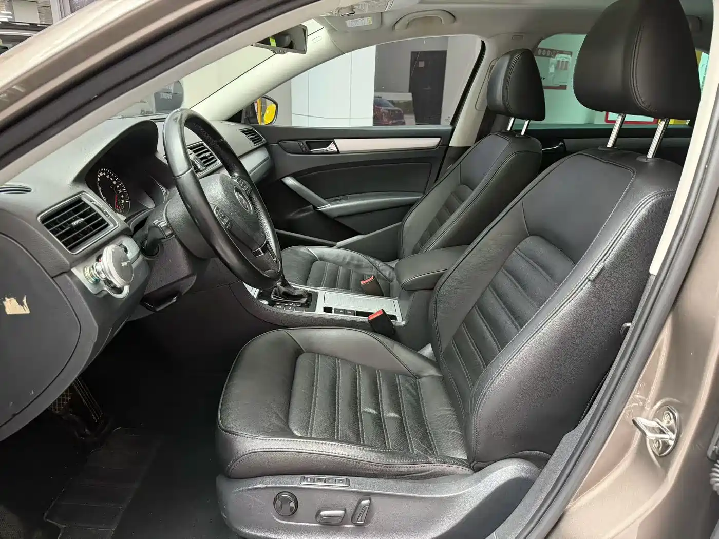 Фото 8 - Volkswagen Passat