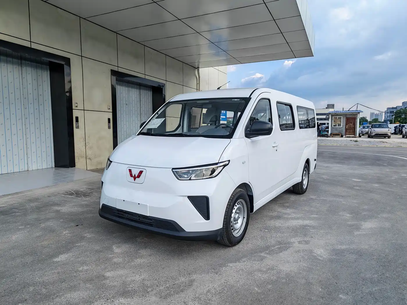 Wuling Motors Wuling Yangguang 2026 2026 Model 440km Passenger Van Comfort Version (6-Seater)