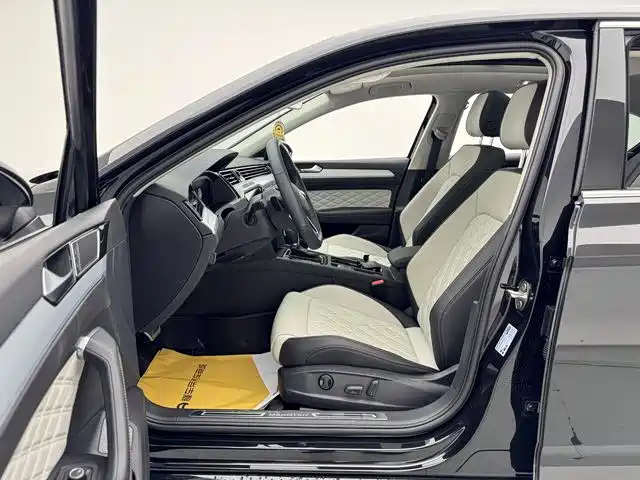 Volkswagen Magotan 2023 Model 2 Million Commemorative Edition 330TSI DSG Luxury фото 12