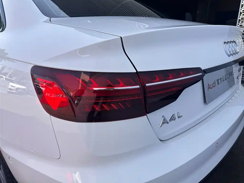 Audi A4L 2022 40 TFSI Luxury Dynamic фото 17