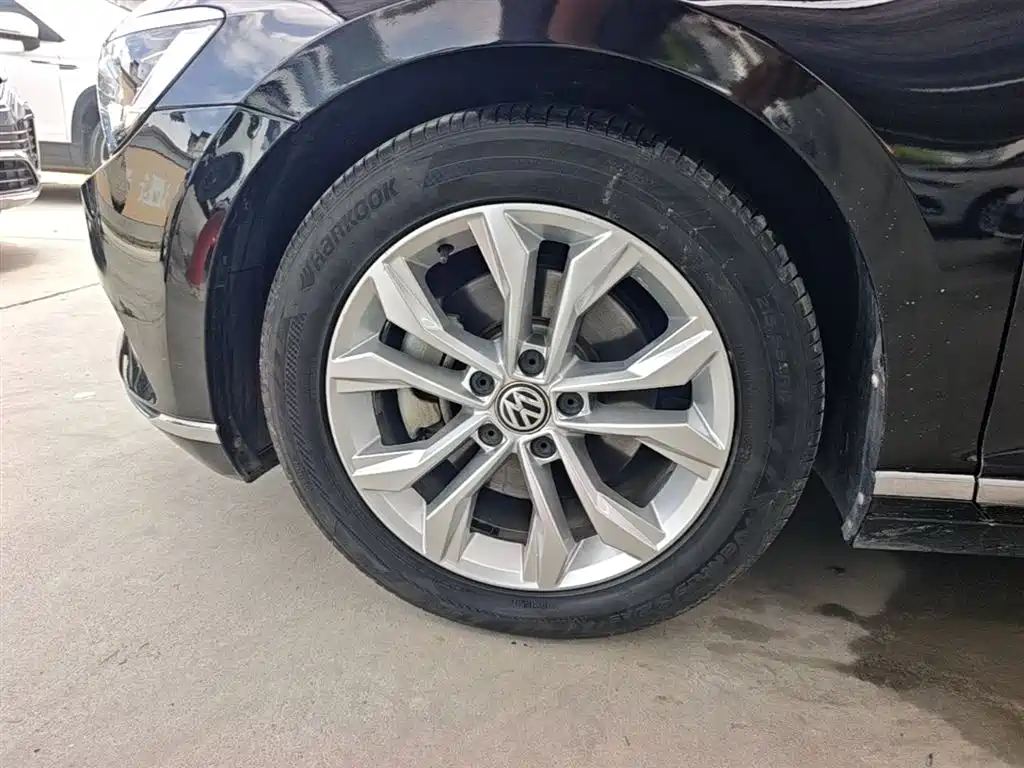 Volkswagen Magotan 2019 330TSI DSG Luxury Class China VI фото 23