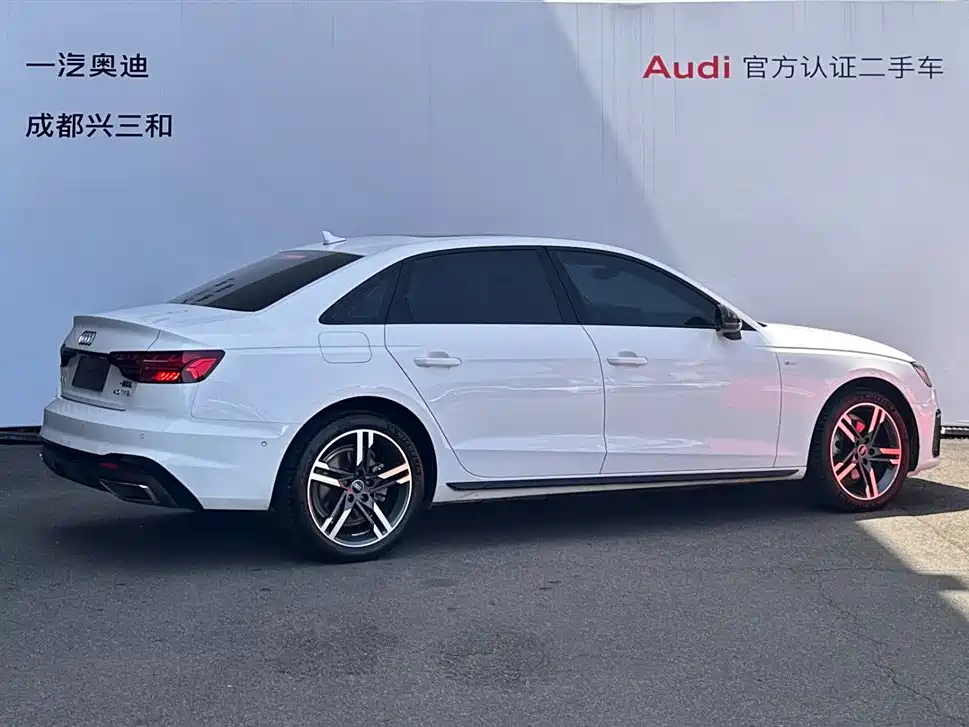 Audi A4L 2022 40 TFSI Luxury Dynamic фото 4