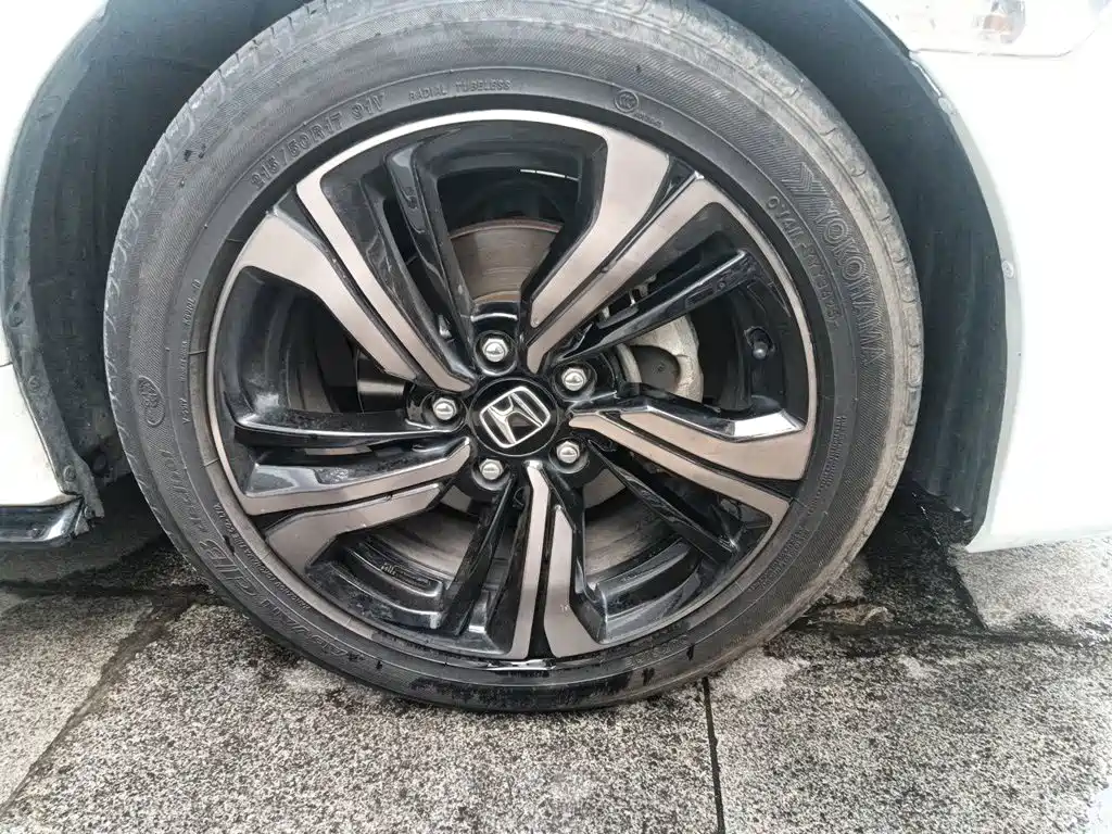 Photo 8 - Honda Civic