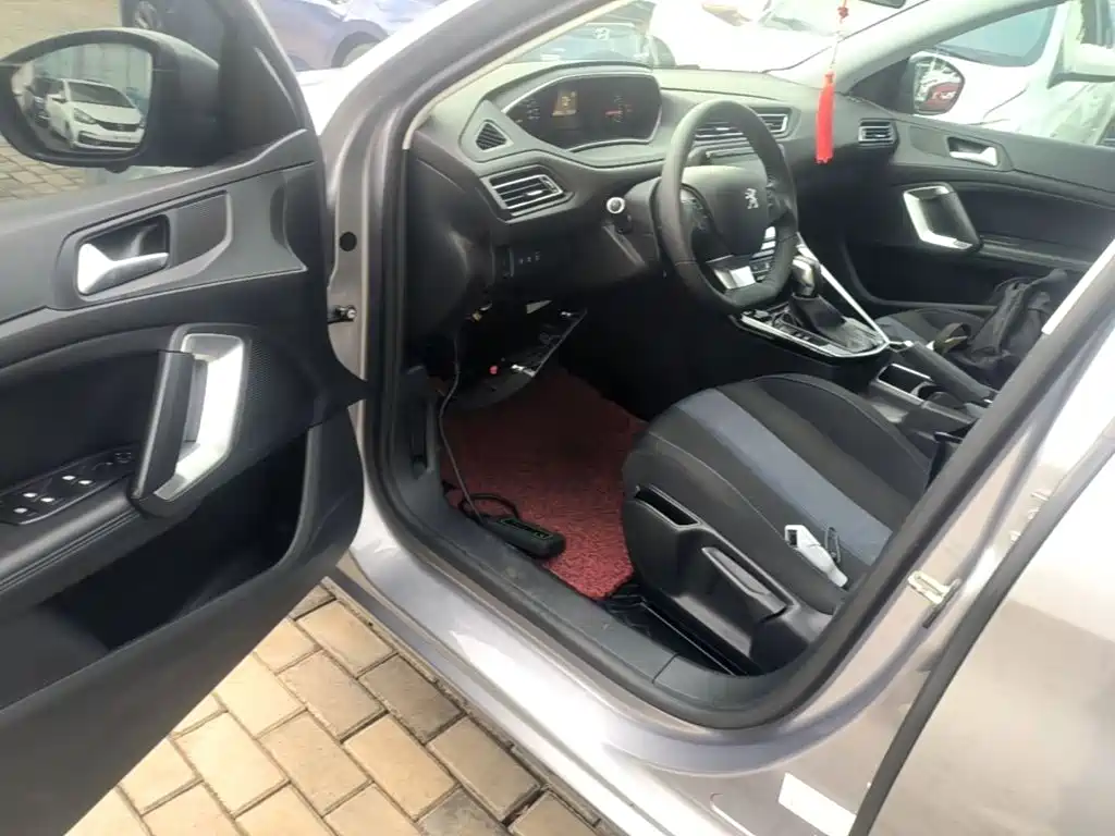 Peugeot 308 2019 2018 1.6L Auto Luxury Edition