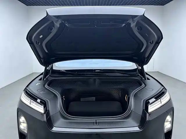 NIO ES8 2026 2025 Model 6-Seat Executive Luxury Edition