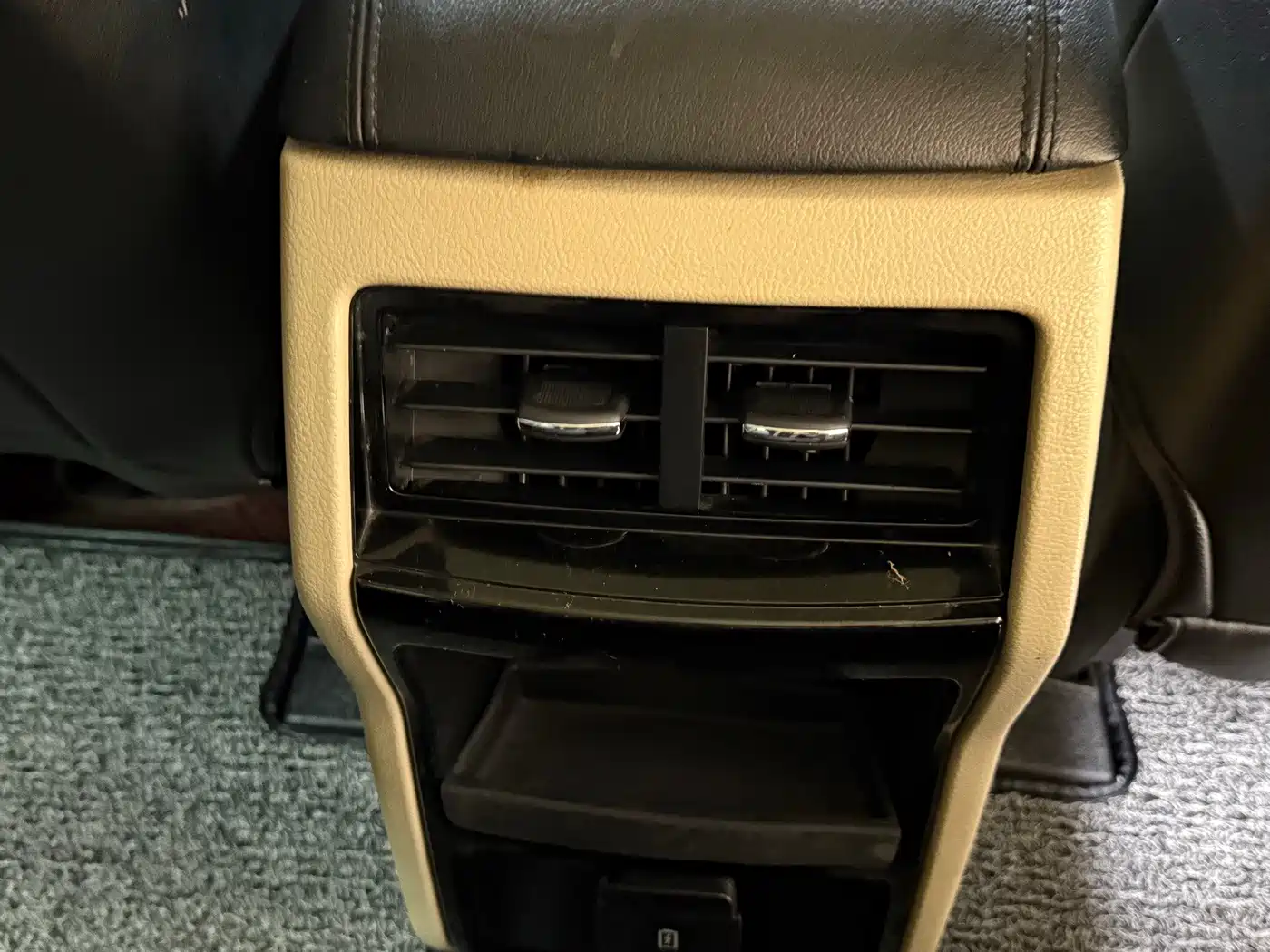 Photo 14 - Ford Edge