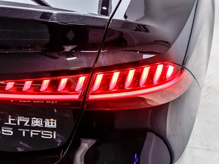 Audi A7L 2024 45TFSI S-line Dream Edition Crystal Package фото 18