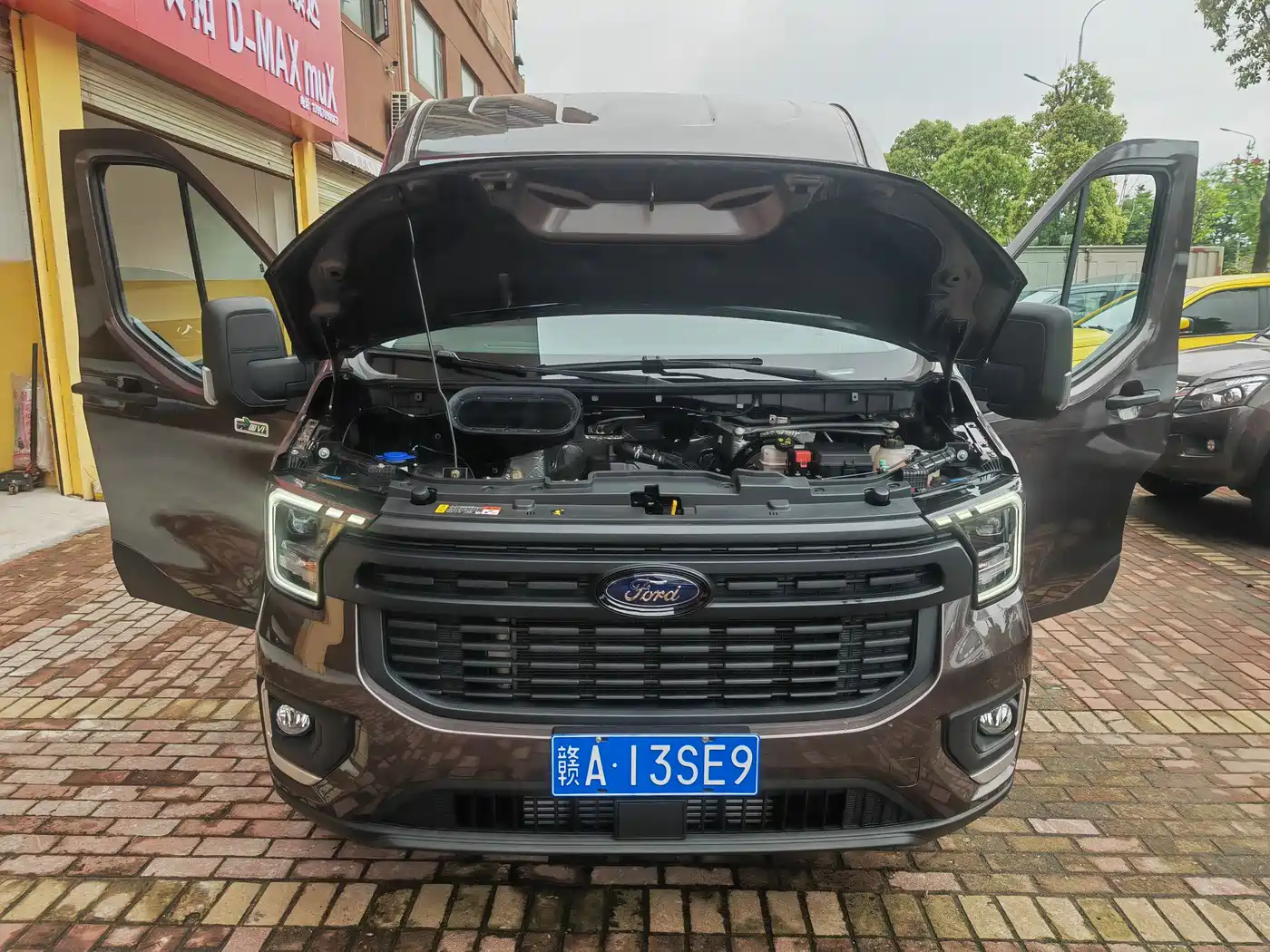 Ford Transit T8 2024 T8 2.0T Diesel Manual Mid-wheelbase Mid-roof 6-seater Multi-purpose Version (2/2/2) фото 16