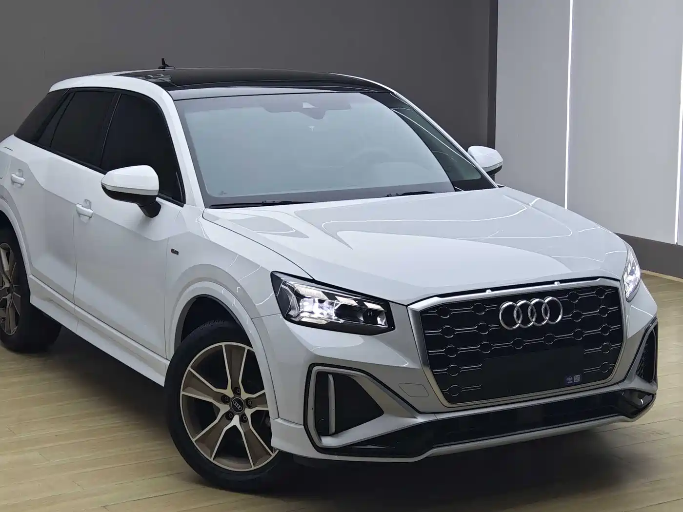 AUDI Q2L