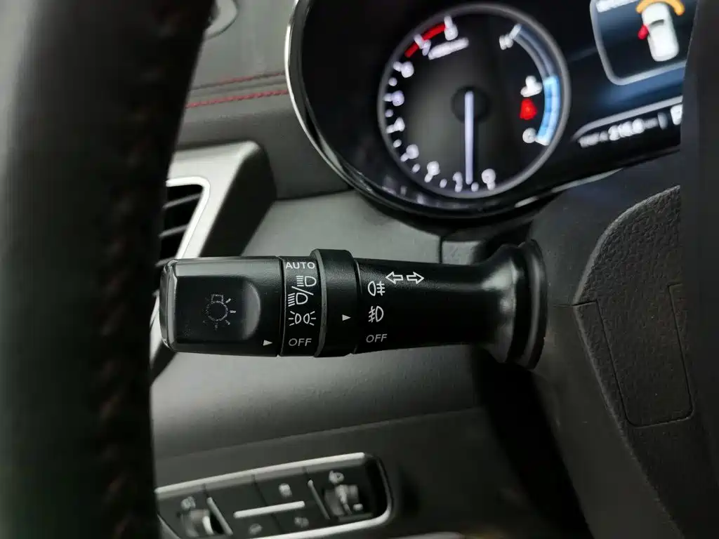 Фото 21 - Changan CS75