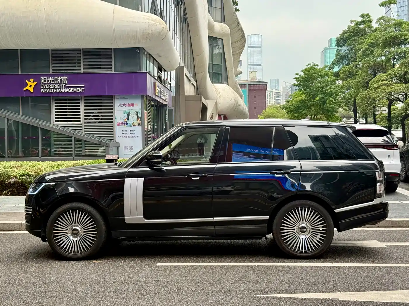 Land Rover Range Rover фото 15