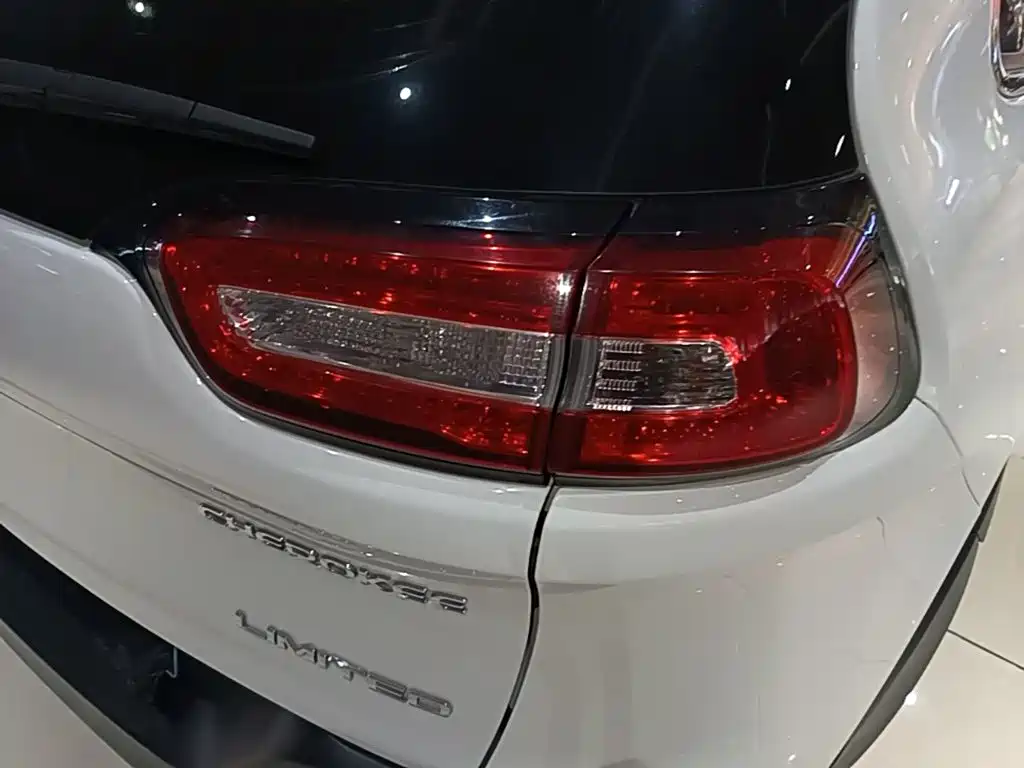 Jeep Cherokee 2019 2017 2.0L Superior Edition