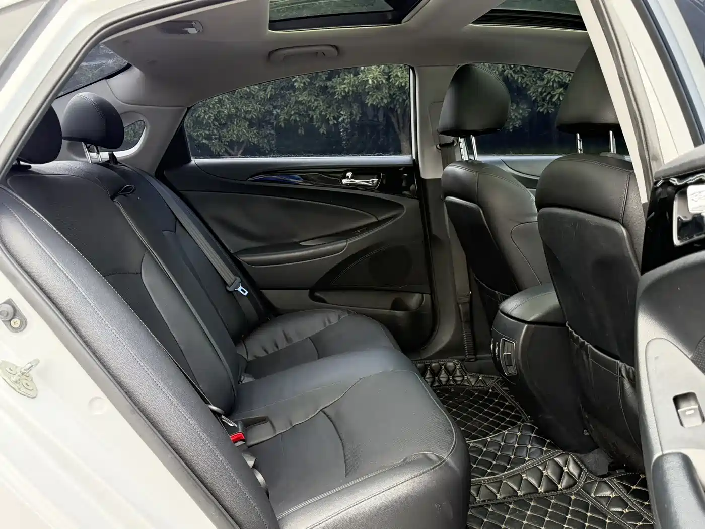 Фото 14 - Hyundai Sonata