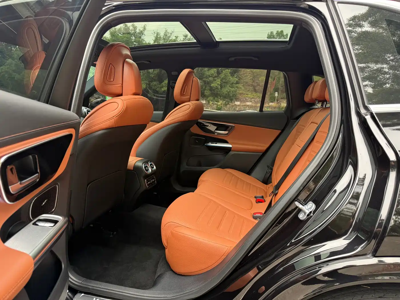 Mercedes-Benz GLC 2024 GLC 260 L 4MATIC Luxury 5-seater фото 9