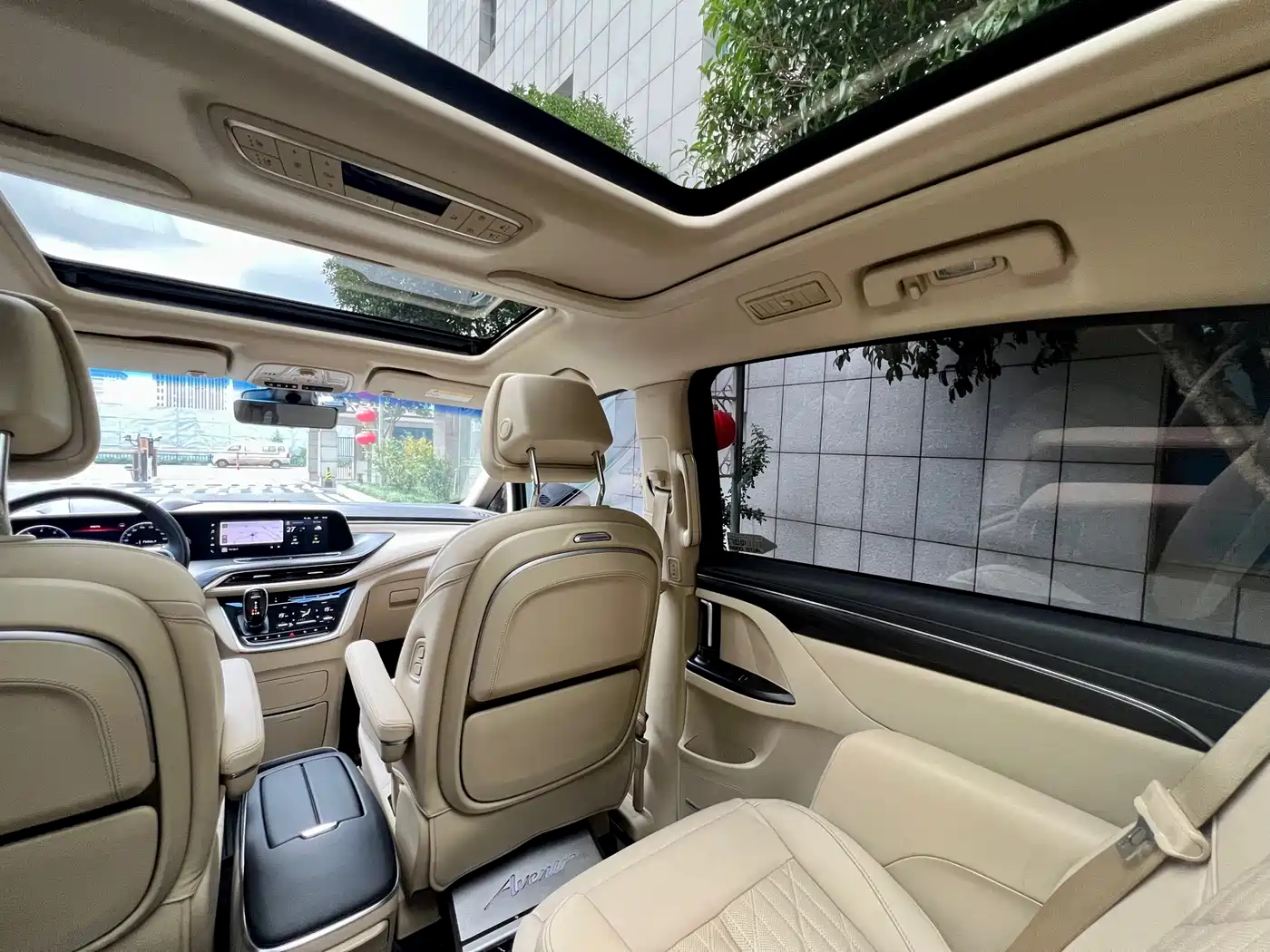Photo 18 - Buick GL8