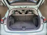 Photo 15 - Shangjie SUV