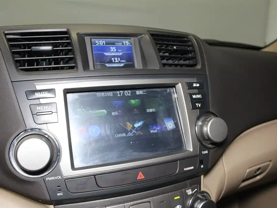 Toyota Highlander 2012 2.7L 2WD 7-Seater Luxury Edition фото 14