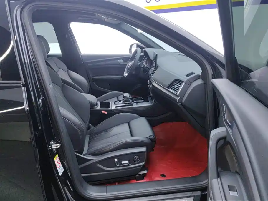 Audi Q5L 2024 Model 45 TFSI Luxury Dynamic фото 8