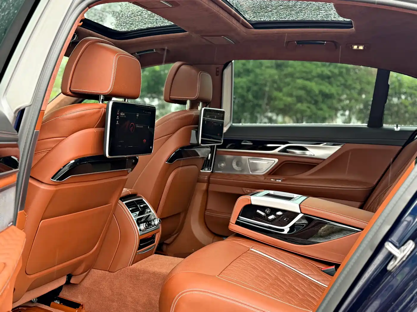 BMW 7 Series 2021 Model 740Li xDrive Executive M Sport Package фото 7