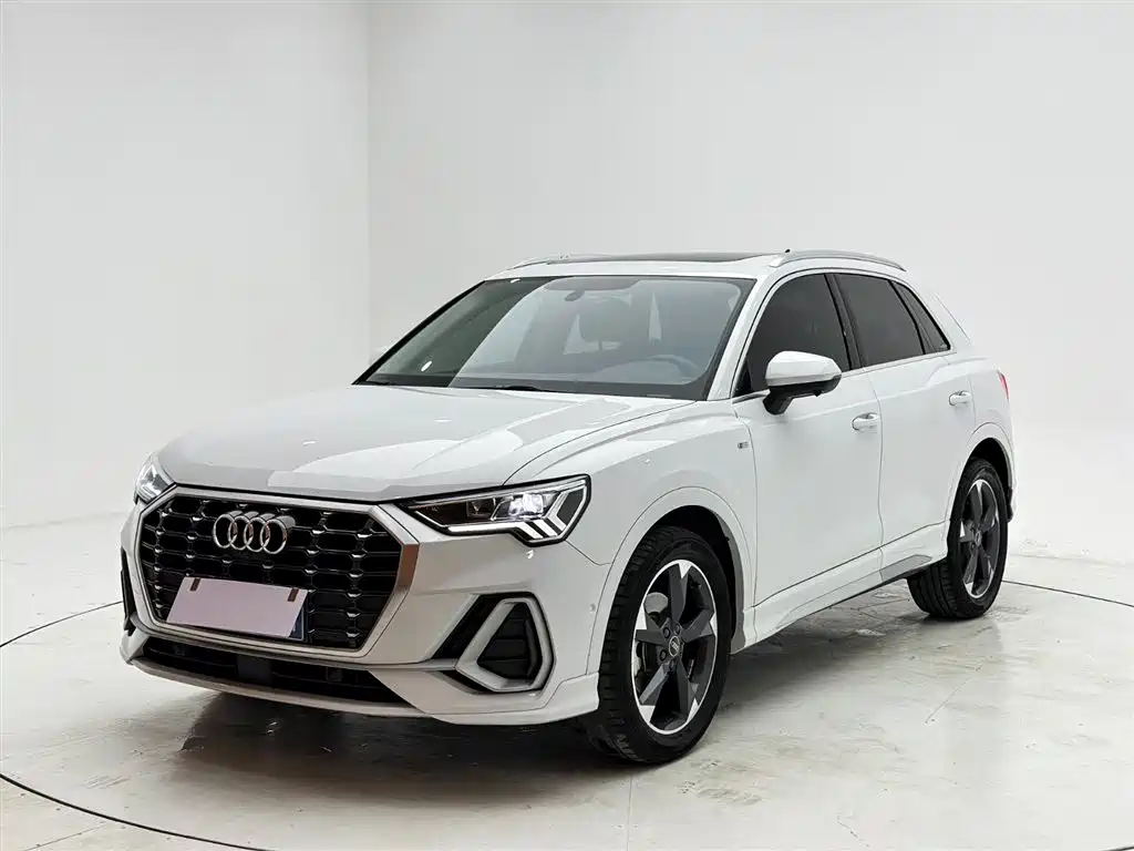 Audi Q3 2023 35 TFSI Fashion Dynamic (1.4T)