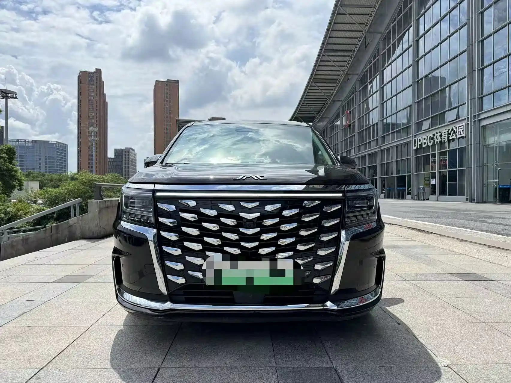 Фото 2 - JAC Refine Refine RF8 PHEV