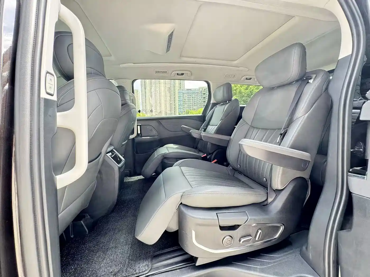 JAC Refine Refine RF8 PHEV 2024 2024 Smart Edition 1.5T 150KM Flagship (LFP)