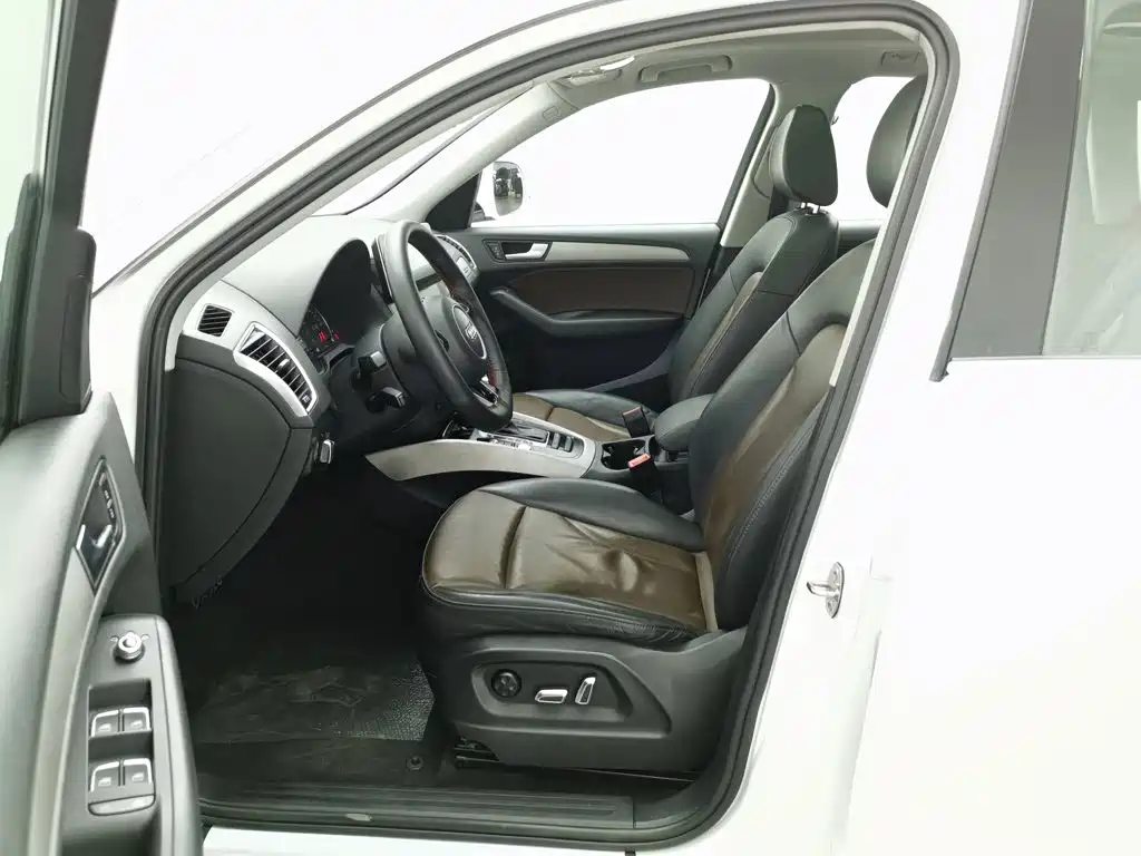 Фото 10 - Audi Q5