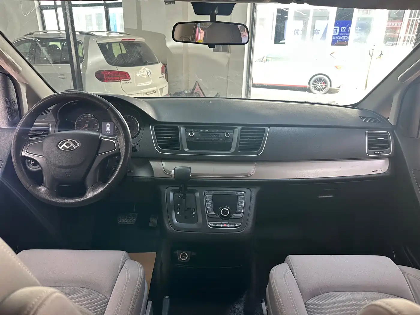 SAIC Maxus Maxus G10 2019 Facelift PLUS 2.0T Automatic Elite Edition China VI фото 8