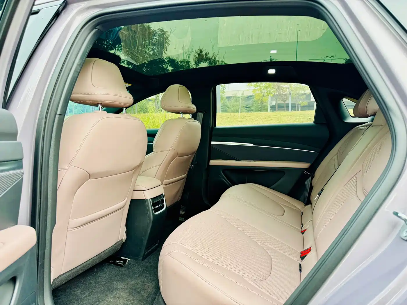 Photo 5 - XPeng MONA M03