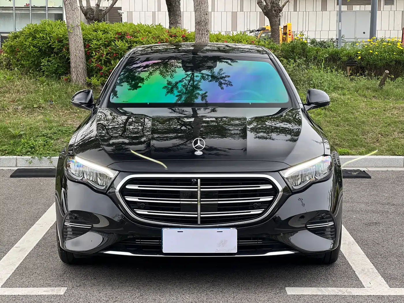 Mercedes-Benz E-Class 2024 Model E 300 L Luxury фото 2