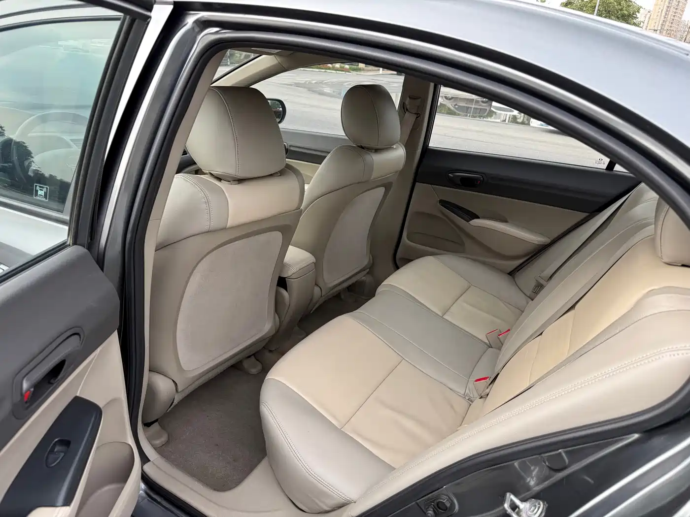 CIIMO CIIMO 2014 2012 1.8L Automatic
