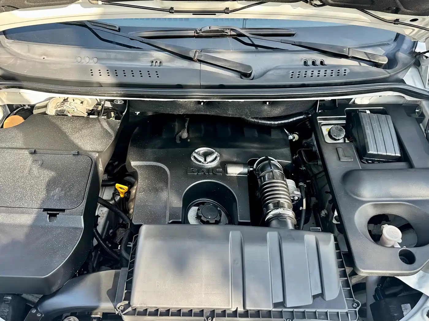 BAIC Huansu S3 2015 2014 1.5L Luxury (China IV)