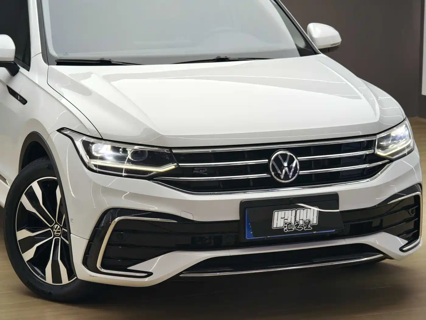 Volkswagen Tiguan L 2022 330TSI Auto 2WD R-Line Premium Edition фото 7