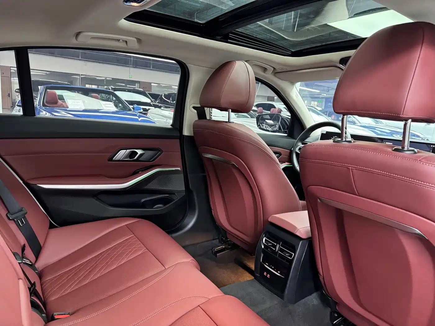 BMW 3 Series 2024 325Li M Sport Package фото 15