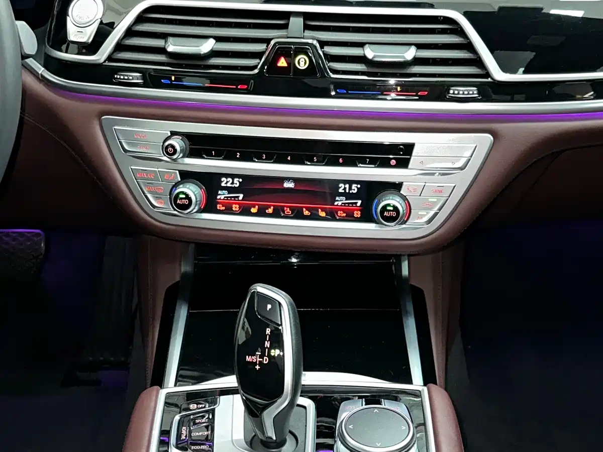 BMW 7 SERIES