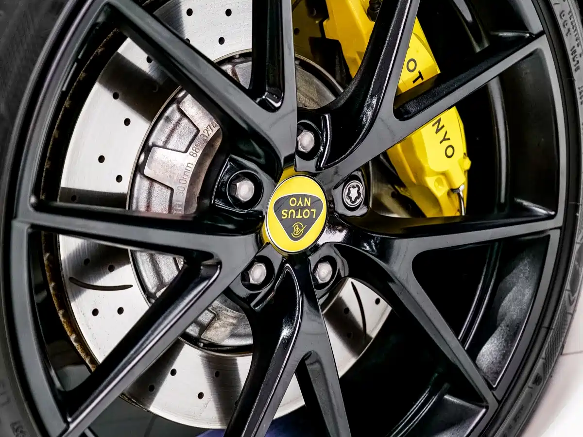 Lotus Cars EMIRA 2021 2.0T DCT First Edition фото 8