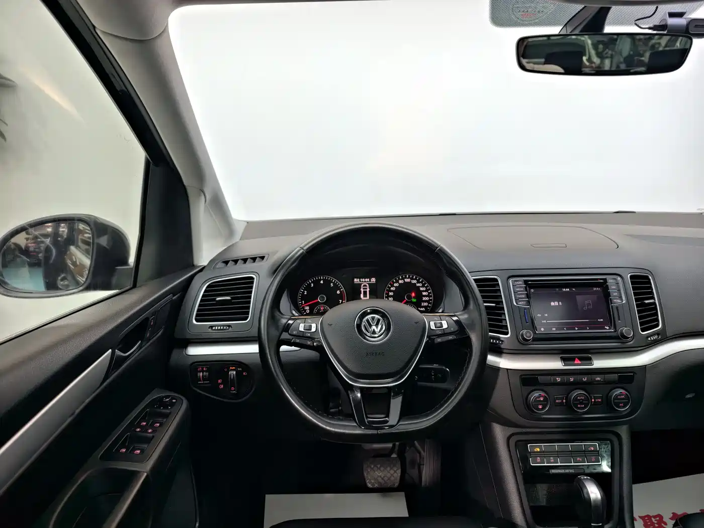 صورة 24 - Volkswagen Sharan