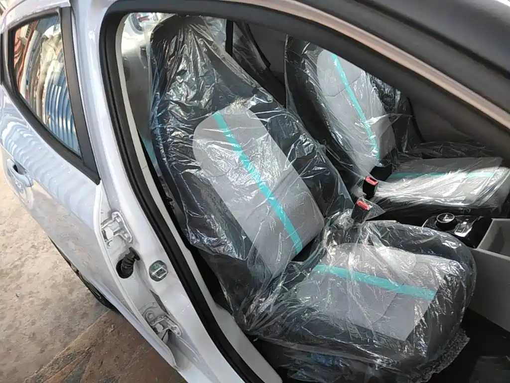 JMCG New Energy Little Kirin 2026 2025 PLUS+ Comfort Model