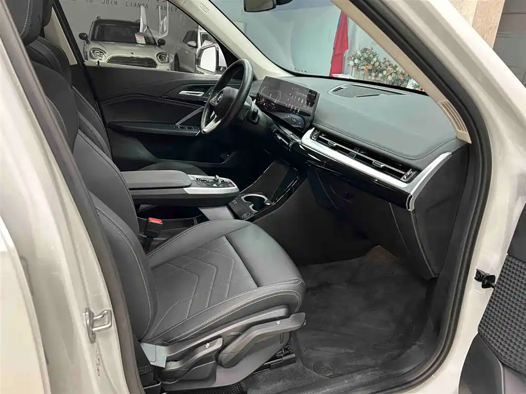 BMW X1 2023 sDrive20Li X Design Package фото 13