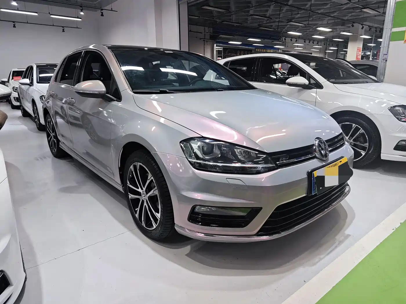 Volkswagen Golf 2015 1.4TSI Automatic R-Line фото 3